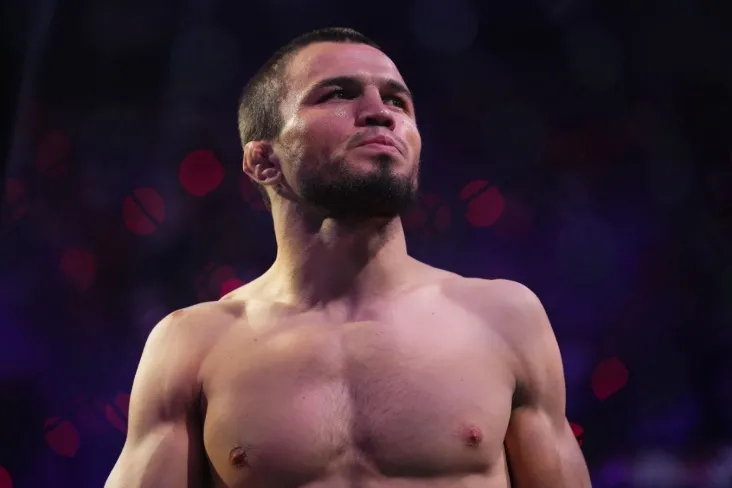 Demetrius Jonson jangni bashorat qildi Umar Nurmagomedov-Davison Figueiredga