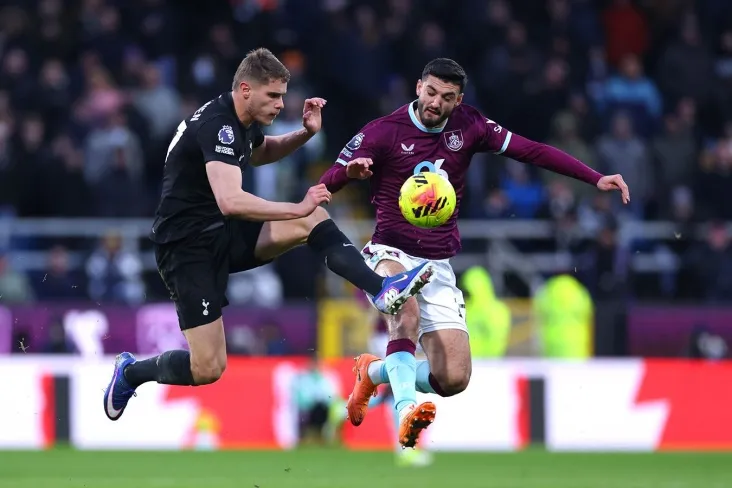 "Tottenxem Hotspur" APLning 23-tur o'yinida "Bernli" dan mag'lubiyatdan qochib qutuldi