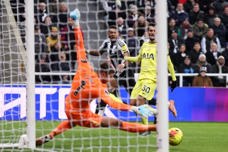 "Tottenxem" seriyani APLda g'alaba qozonmasdan besh o'yinga uzaytirdi