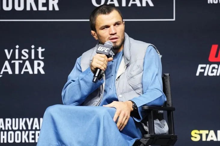 Umar Nurmagomedov Xabib va Maxachev hamrohligida UFC 324 arenasiga yo'l oldi