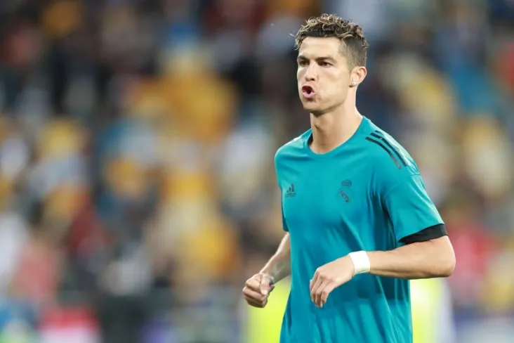 "Krishtianu deyarli yig'lab yubordi." "Real" ning sobiq murabbiyi Ronaldu va Mourino o'rtasidagi janjal haqida gapirdi