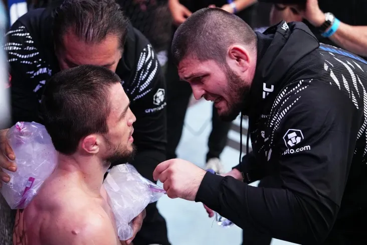 Xabib Nurmagomedov-Umarning kelajagi haqida: siz unvon uchun yo'lda barcha tepaliklar bilan kurashishingiz kerak