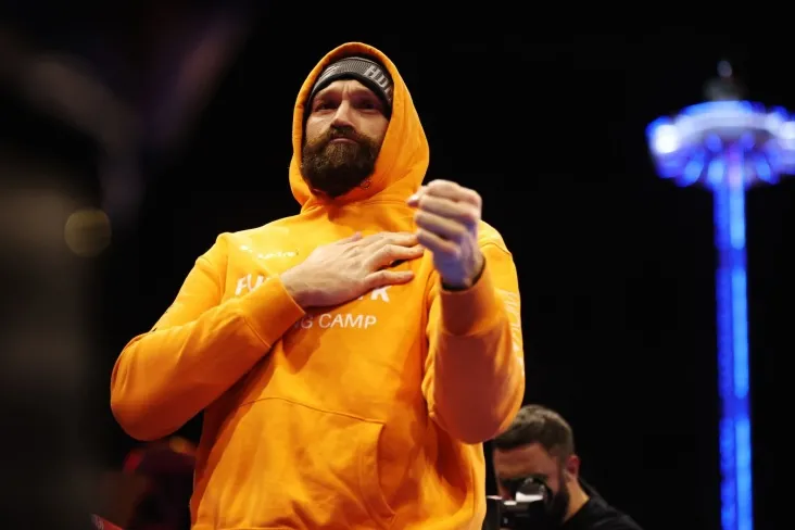 Tayson Fury Aleksandr Usik bilan bo'lgan janglarini siyosiy qaror deb atadi