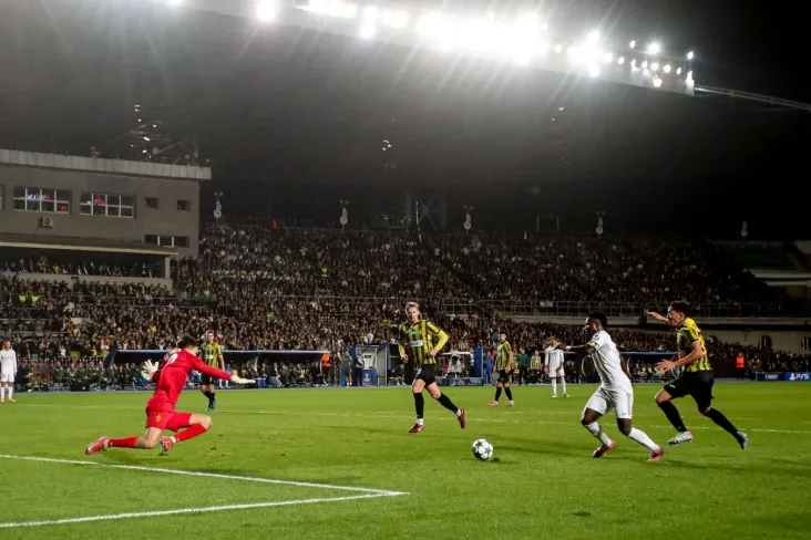 Vinisius "Real" ga klubni tark etishga tayyorligini aytdi. "PSJ" futbolchini kuzatib boradi-El Nacional