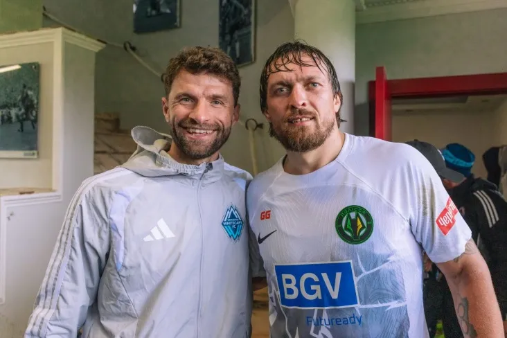 Aleksandr Usik Tomas Myuller bilan suratga tushdi