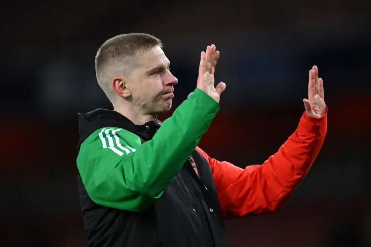 Aleksandr Zinchenko "Ayaks" Romanoga o'tishdan oldin tibbiy ko'rikdan o'tdi