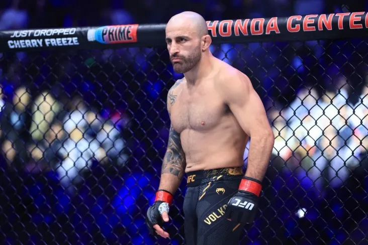 UFC 325: jonli efir, onlayn jonli efirni qanday va qayerda tomosha qilish kerak