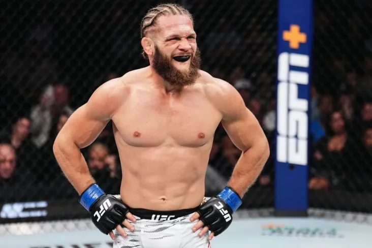 Рафаэль Физиев проиграл нокаутом во втором раунде боя с Маурисио Руффи на турнире UFC 325