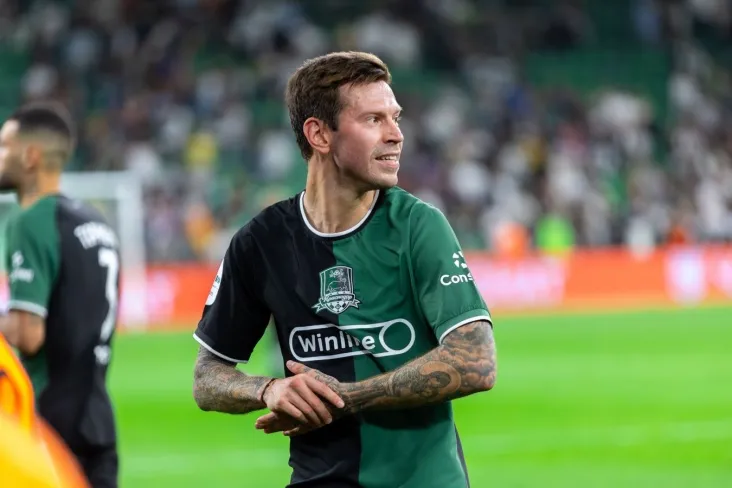 Fyodor Smolov Xabib Nurmagomedov va Andrey Rublev bilan futbol o'ynadi