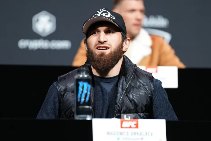 Video: Magomed Ankalaev kurash zalida mashq qilmoqda