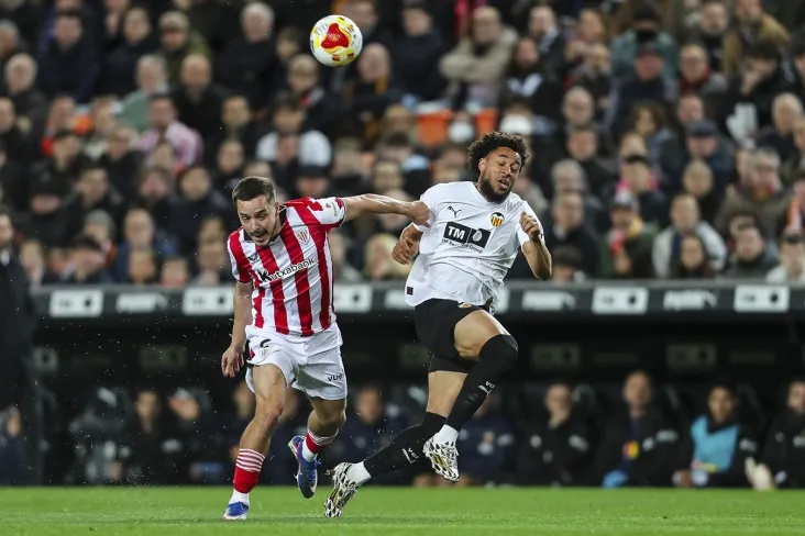 "Valensiya "Bilbao" atletikasi " ga mag'lub bo'lib, Ispaniya Kubogi o'yinining oxirida gol urdi.