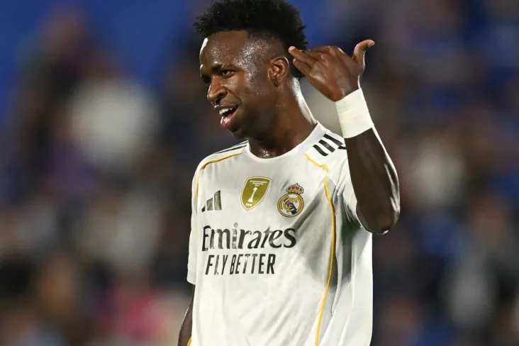 Vinisiusning qiz do'sti o'yinchining fizioterapevti uning samimiy doping kremini tekshirayotganini aytdi