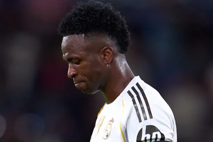 "U o'rtacha o'yinchi. Cheklangan sportchi." Braziliya terma jamoasining sobiq futbolchisi Vinisius haqida