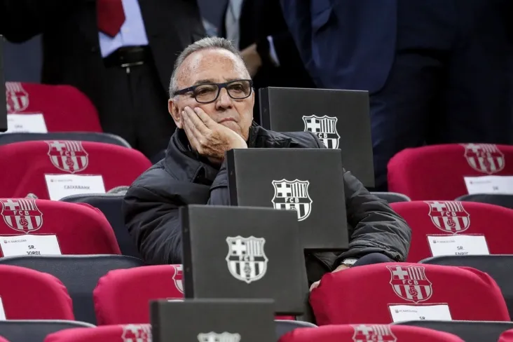 "Barselona" ning sobiq prezidenti jurnalistga: agar meni haqorat qilsangiz, mikrofonni sizga tashlayman