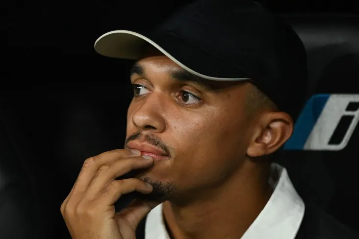 "Liverpul" ning Aleksandr-Arnoldning qaytishi mumkinligi haqidagi pozitsiyasi ma'lum bo'ldi