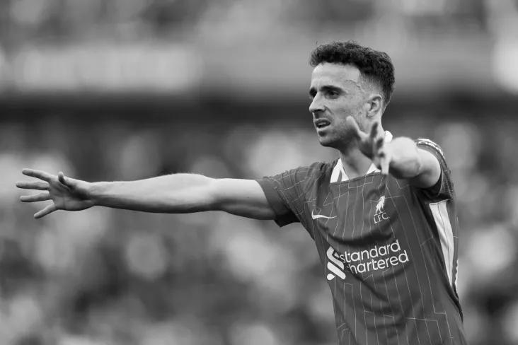 Avtohalokatda halok bo'lgan Diogu Jota "Vulverxempton" shon-sharaf zaliga kiritildi.