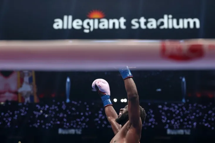 Artur Beterbiyev Terens Kroufordning The Ring mukofotidagi g'alabasi haqida gapirdi