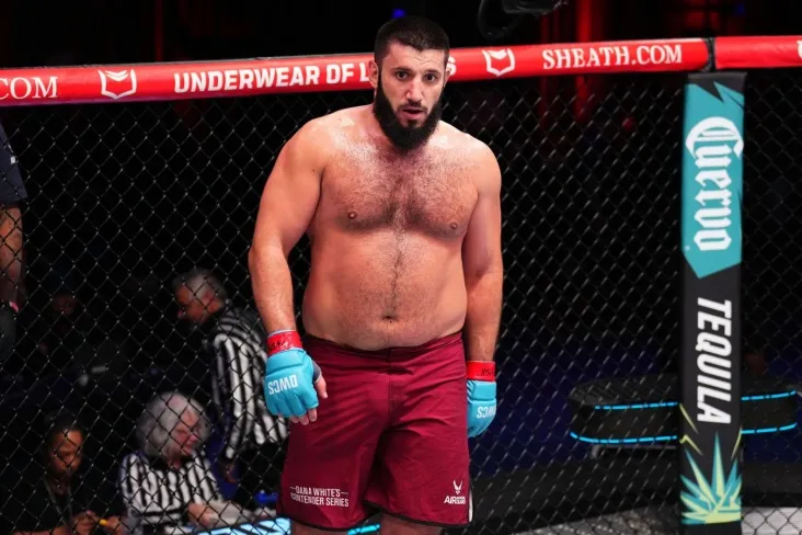 Rossiyalik Rizvan Kuniyev UFC Fight Night 266 turnirida Jailton Almeydani mag'lub etdi