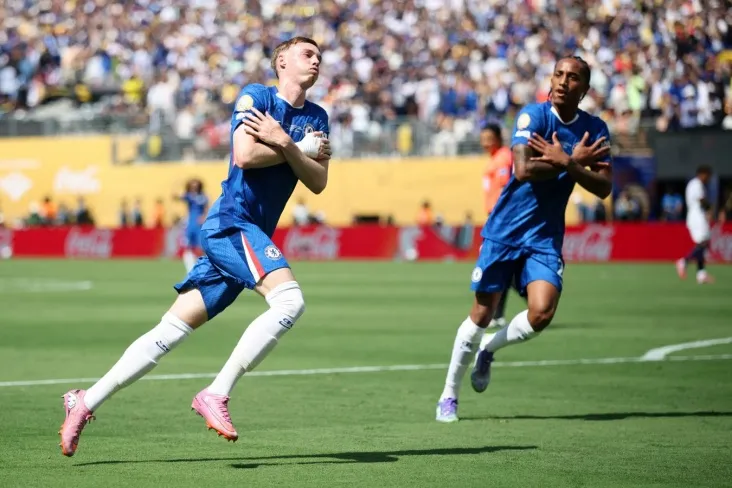 Brunu Fernandes "Vulverxempton"ga uchta gol urgan Palmerning o'yinini qayd etdi.