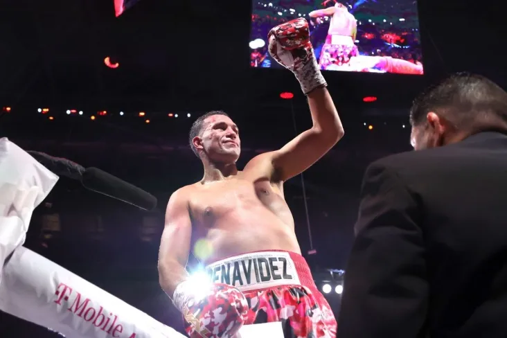 "U juda qattiq urdi. Menga bu kerak edi. Benavides Golovkin bilan sparringni esladi