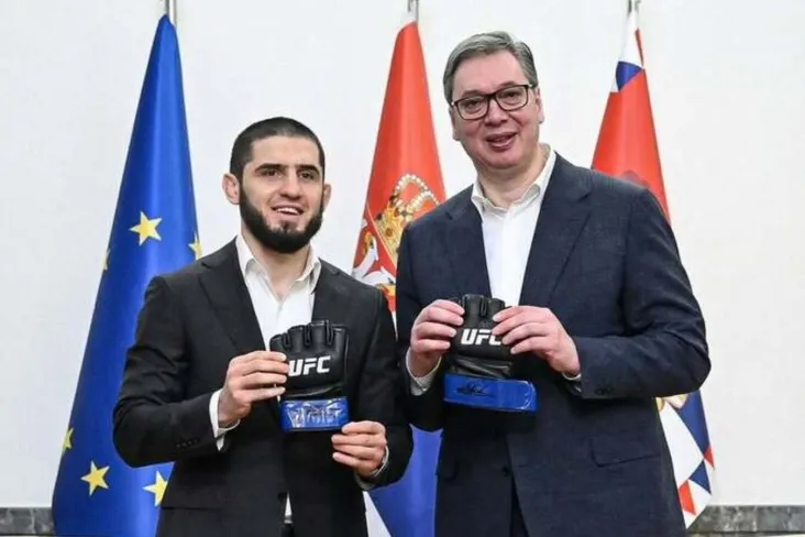 Mahachev Serbiya prezidentiga UFCning ikki tomonlama chempioni bo'lgan jangdan qo'lqop sovg'a qildi
