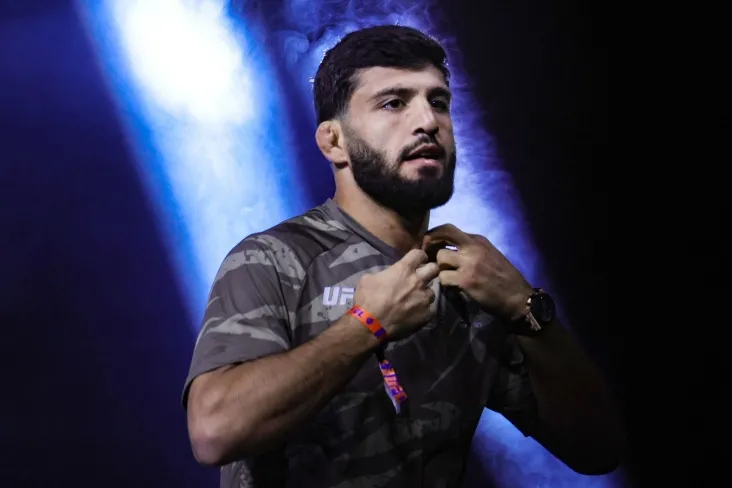 "Men klubga boraman." Tsarukyan Jeyk polga haqiqiy ayiq terisini berdi