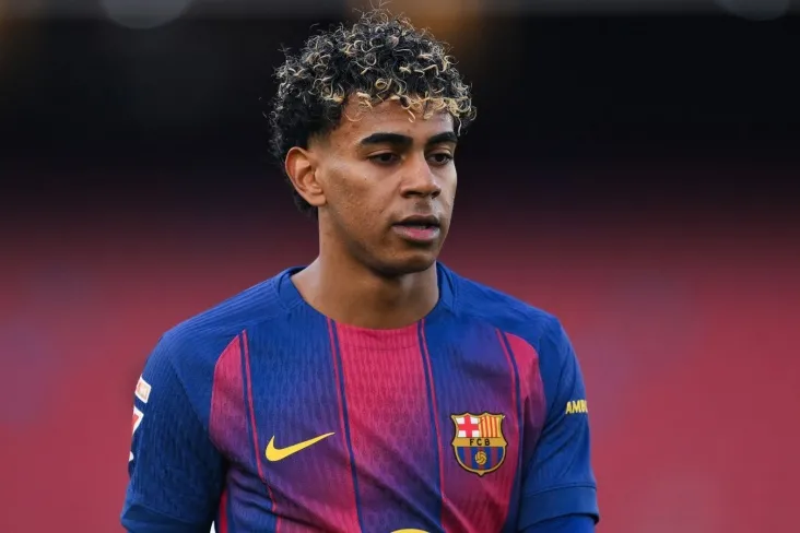 "Ahmoq, ahmoq". Yamal Ispaniya Kubogi o'yinidan so'ng" Atletiko " o'yinchisi bilan to'qnashdi