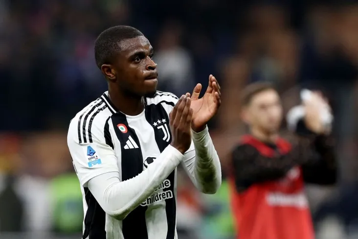 "Manchester Yunayted ""Yuventus" himoyachisining transferini ko'rib chiqmoqda