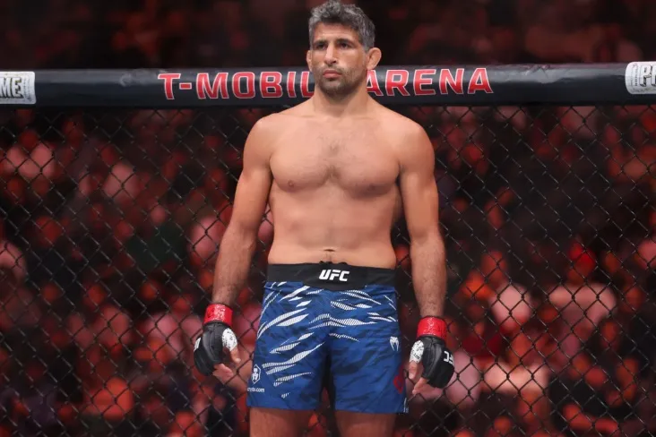 Dariush: yengil vaznda Topuriya Maxachevga qarshi yaxshi imkoniyatga ega bo'lar edi, yarim o'rta vaznda esa yo'q