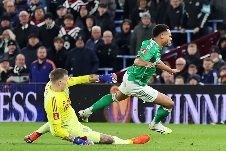 "Nyuakastl Yunayted" Angliya Kubogining to'rtinchi raundida "Aston Villa" ni mag'lub etdi