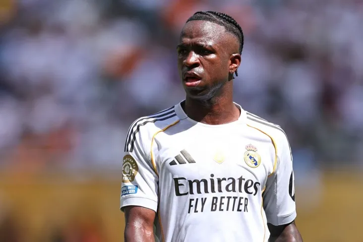 Vinisius "Real" va "Real Sossedad" o'rtasidagi o'yinda tarixiy dubl o'ynadi.