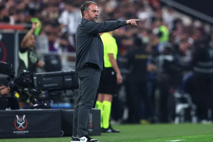 Flick"Atletiko" bilan mag'lubiyatga uchragan o'yindan so'ng hakam bilan suhbat o'tkazganini ma'lum qildi