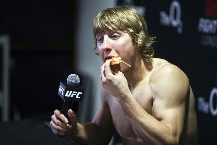 "Men unchalik semiz emasman." Pimblett Get bilan jangdan keyin 16 kg vazn olganini xabar qildi