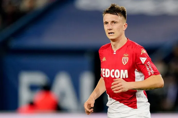 "Men xafa bo'ldim." "Monako" murabbiyi "PSJ" bilan o'tgan LCH o'yinida Golovinni olib tashlashga munosabat bildirdi.