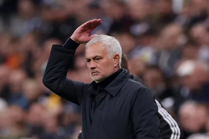 Nasri Vinisiusning tanqidiga javoban Mourinoni "Barselona" va "Manchester Yunayted" ni esladi