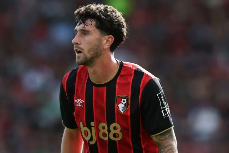 "Roma" va " Borussiya "" Bornmut " himoyachisi — Skyr uchun kurashga kirishdilar