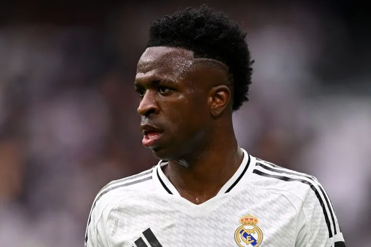 Surat: Vinisiusning"Real" va "Osasuna" o'rtasidagi o'yin paytida muxlislarning provokatsiyalariga munosabati