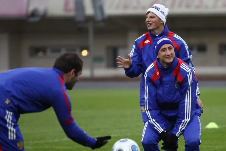 Bystrov Laportaning evro-2008 paytida Arshavinga qanday qo'ng'iroq qilganini va "Barselona"ga qo'ng'iroq qilganini aytib berdi