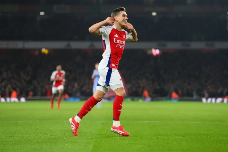 "Tottenxem" - "Arsenal": APLning 27-tur uchrashuvining onlayn translyatsiyasi soat 19:30 da boshlanadi