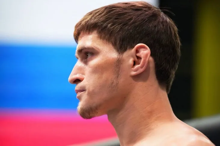 Londonda bo'lib o'tgan UFC turnirining afishasi asosiy jang bilan namoyish etildi Yevloyev-Merfi