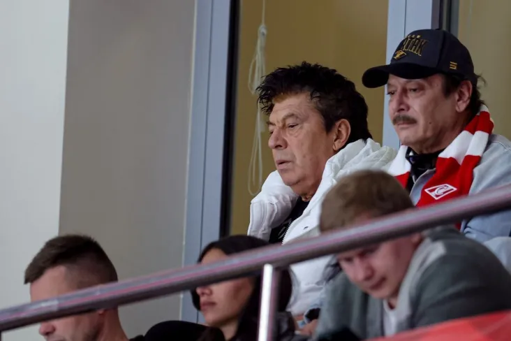 Rinat Dasayev ikkita zamonaviy darvozabonni nomladi, ularni yaxshi ma'noda ajratib ko'rsatish mumkin