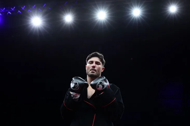 "Go'zallar jangi". Josh Kelli g'alaba qozonganidan keyin Rayan Garsiyaga qarshi chiqdi