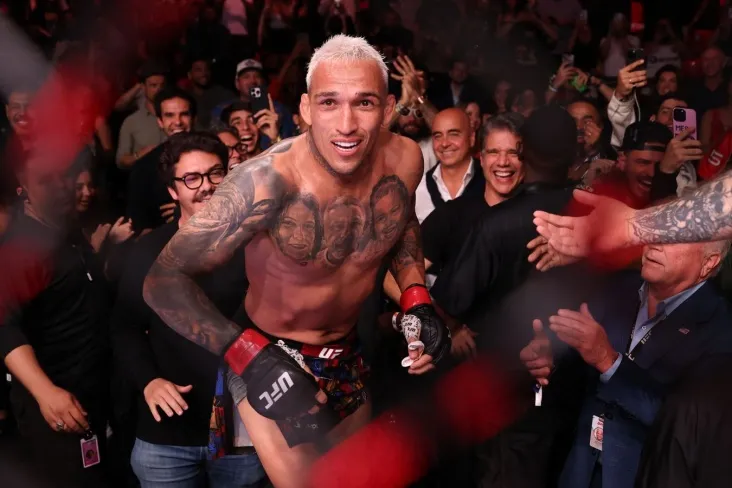 Oliveyra Xollouey ustidan g'alaba qozongan taqdirda unga BMF kamarini kim topshirishini aytdi