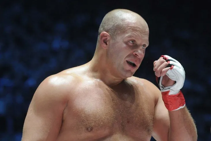 Jo Rogan nima uchun UFC Fedor Emelianenko va Velaskes o'rtasida jang o'tkazmaganini aytdi