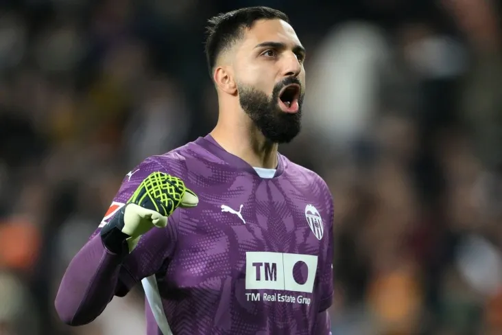 Mamardashvili "Liverpul" dagi rolidan hafsalasi pir bo'ldi va yozda ijaraga berilishi mumkin-TEAMtalk