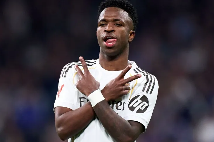 Tibo Kurtua boshlarni nishonlash paytida Vinisius Juniorning raqslari haqida fikr bildirdi