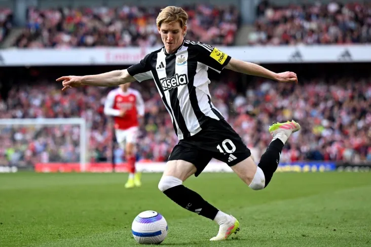 Eddi Xou boshqa klublarning Entoni Gordonga bo'lgan qiziqishini izohladi