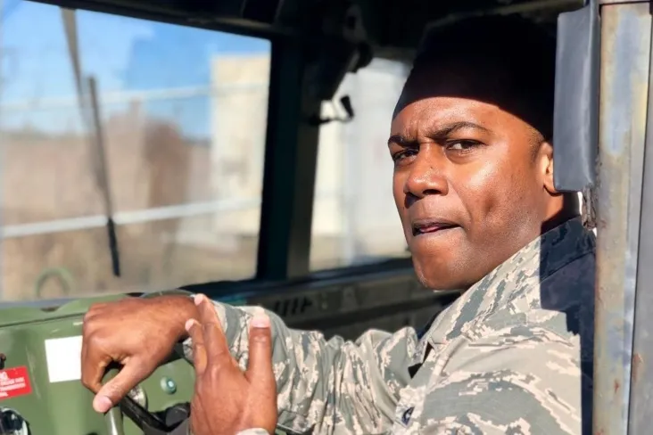 AQSh havo kuchlari faxriysi mag'lubiyatsiz UFC chempioni Chimayevni Dubay aeroportiga hujum qilganlikda aybladi