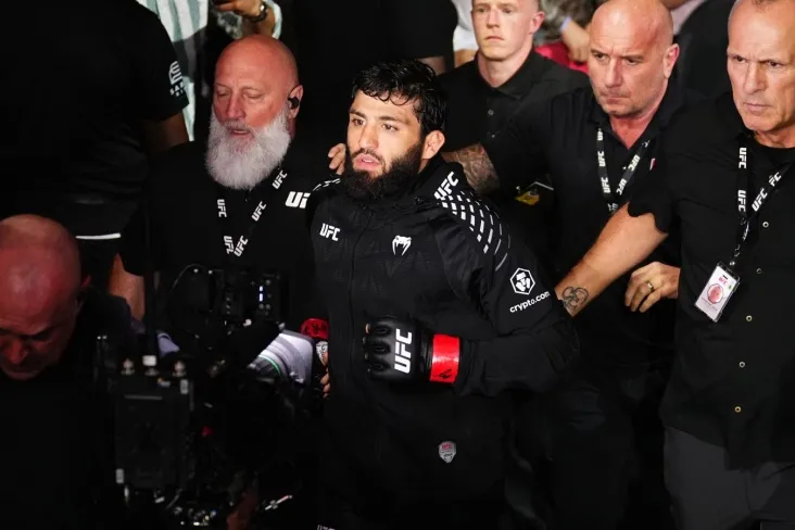 "Men hali ham chempionman." Pullas Tsarukyanga murojaat qildi