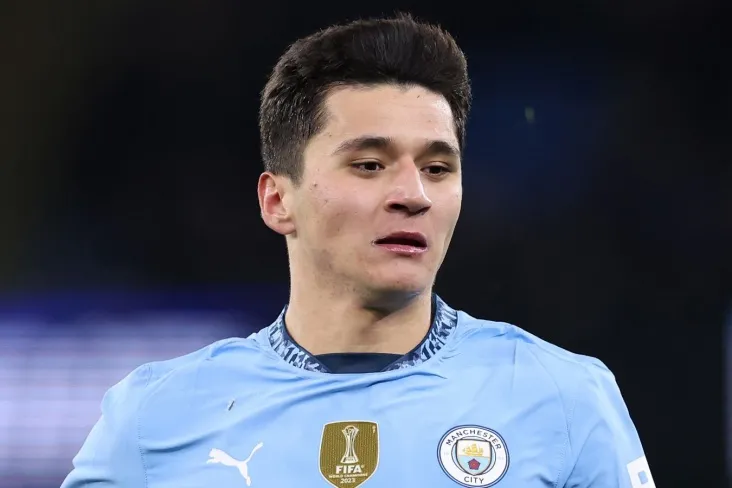 "Besh yillik bilan! Xoland Husanovni tug'ilgan kuni bilan tabrikladi